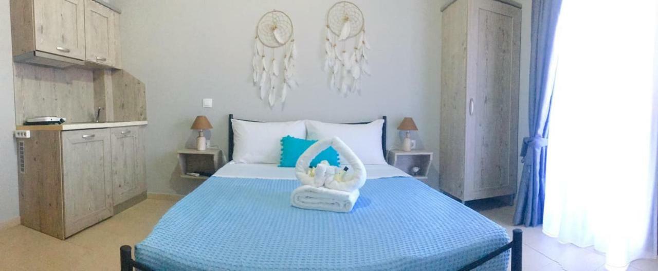 Almira - Rooms To Let Nea Roda Luaran gambar