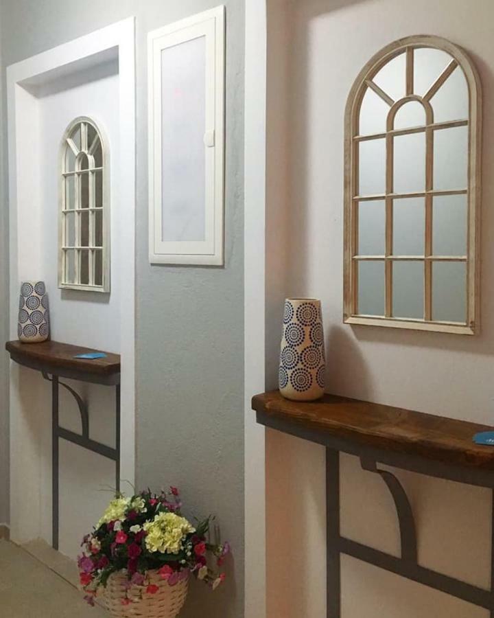Almira - Rooms To Let Nea Roda Luaran gambar