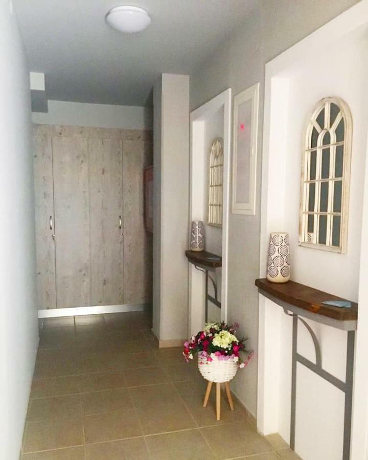 Almira - Rooms To Let Nea Roda Luaran gambar